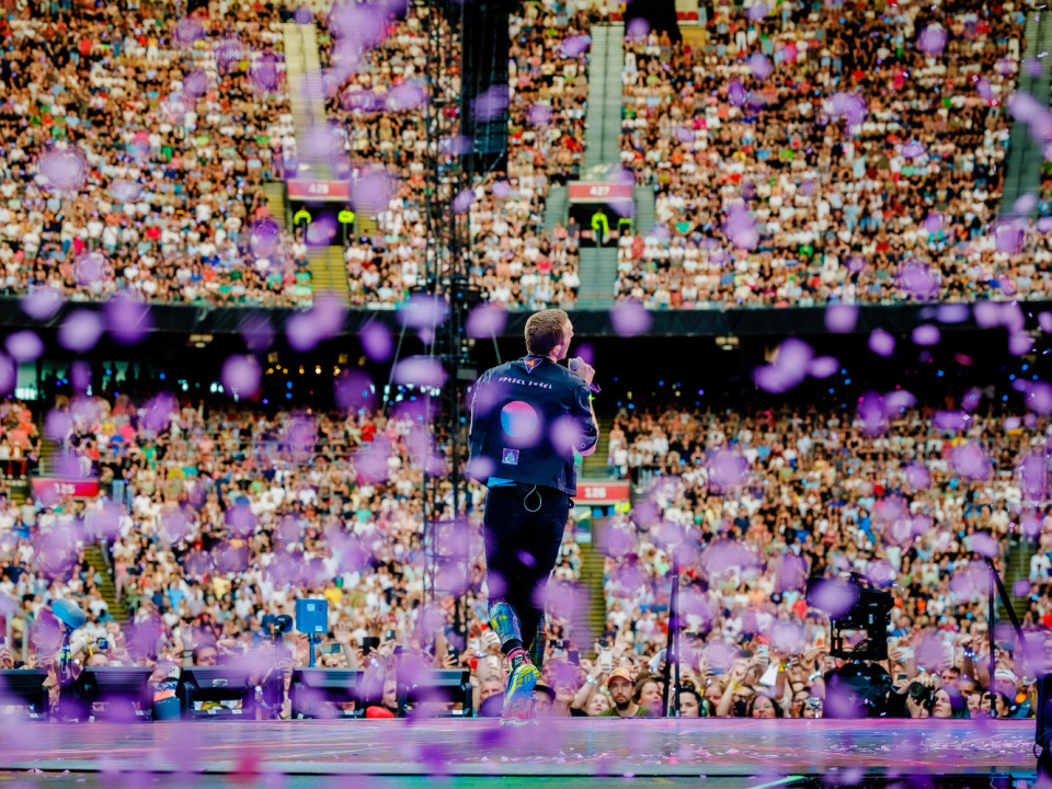 Am fost la Coldplay - „Music of the Spheres” - în Amsterdam: un show live memorabil și o experiență care merită trăită