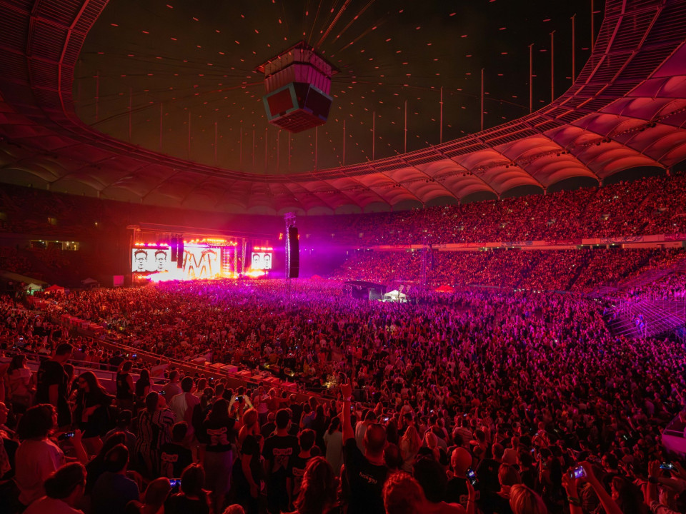 Depeche Mode a susținut miercuri seară, pe Arena Națională din București, un concert sold-out, cu 45 de mii de fani prezenți