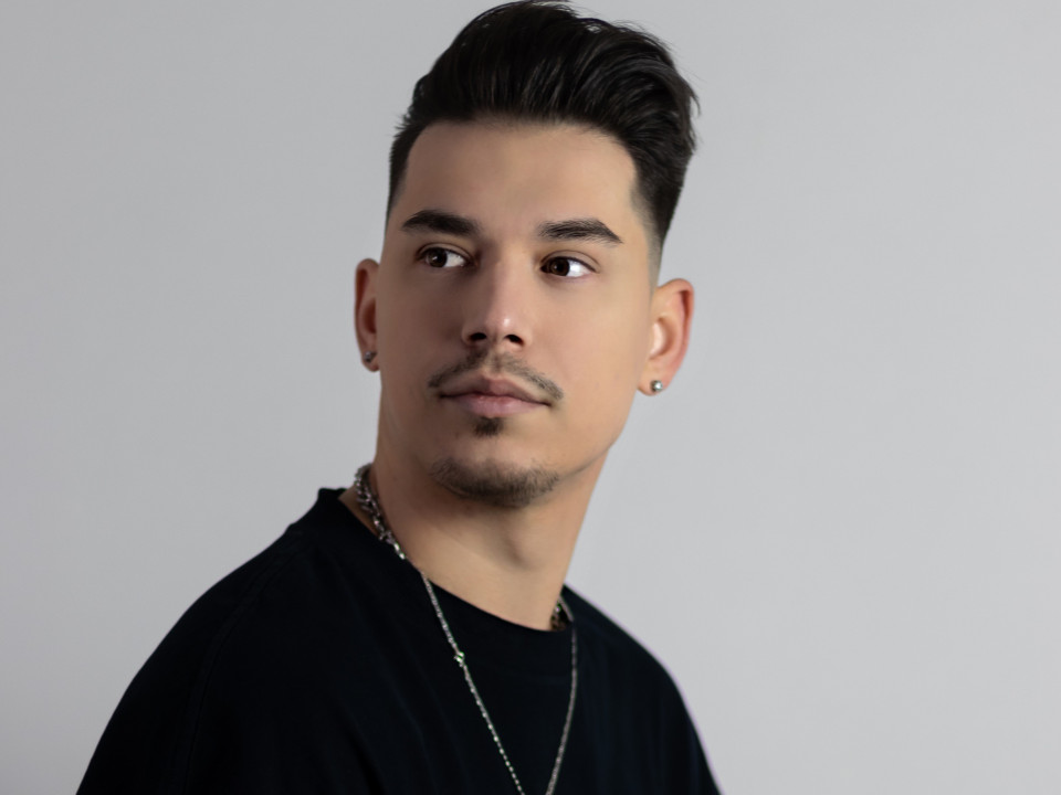 CANDINO este DJ-ul Kiss FM la UNTOLD 2023 alături de Partydul Kiss FM